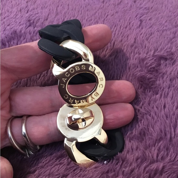 Vintage NWOT Marc Jacobs “Katie” Turn Lock Women’s Bracelet Medium - Picture 2 of 8